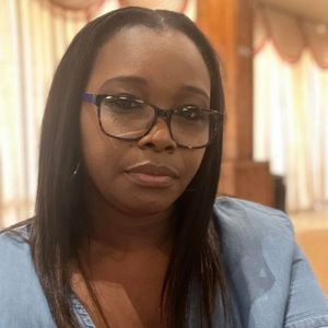 Meet your Posher, Tia